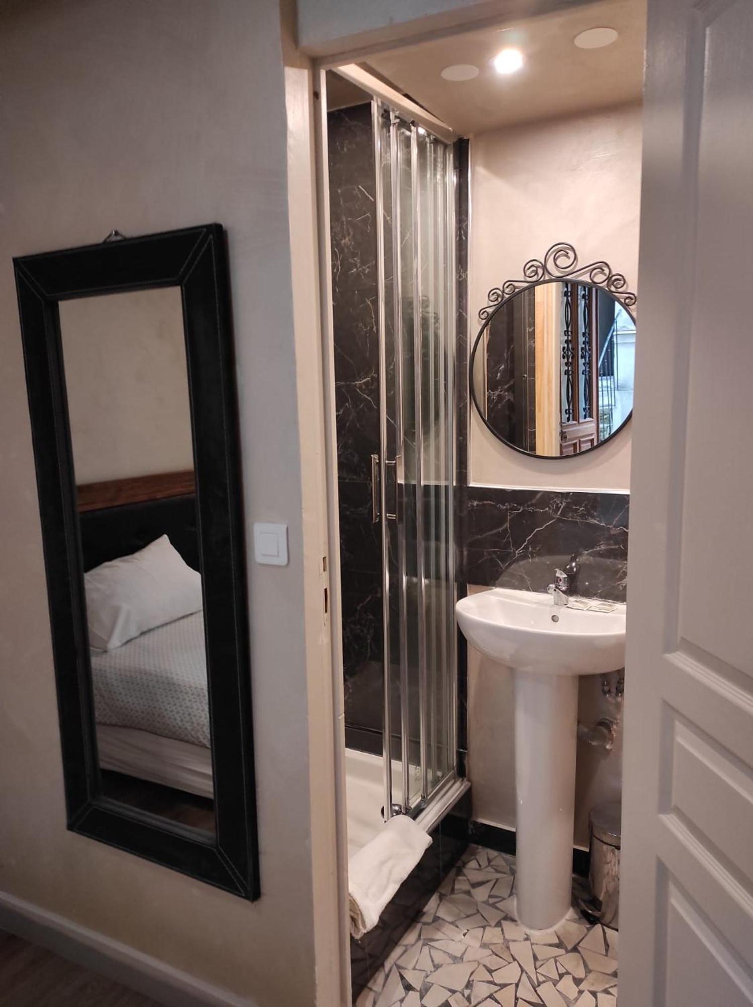 Hotel Clermont Montmartre باريس المظهر الخارجي الصورة
